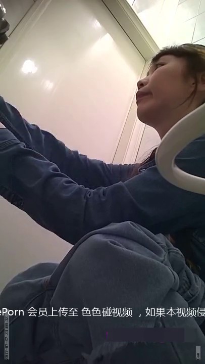 TWTP大神（野狼）商场女厕偷拍多位漂亮的美女 第二季16