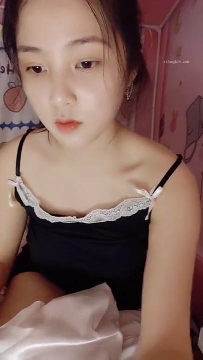 处女！清纯女神~宿舍大秀~【白蔚】超级清纯~蛋都撸炸了~4