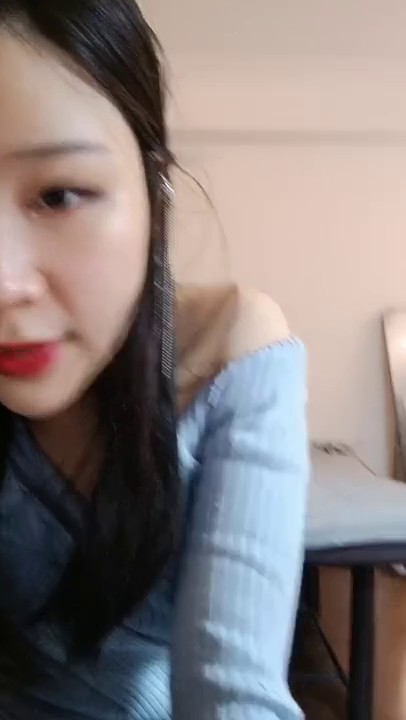 网红女神刚下海！送礼物全裸自慰收费房！从下往上视角揉搓骚穴，掰开看菊花，扭腰摆臀