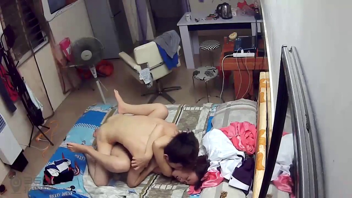 360监控偷拍年轻的小夫妻啪啪啪 吃海鲜