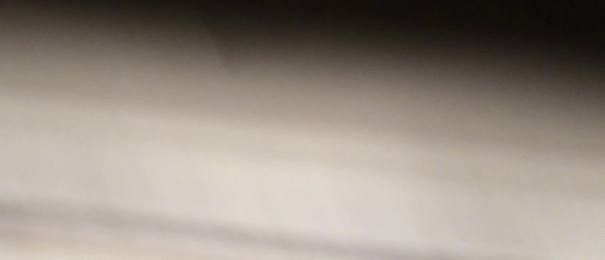 大神潜入商场女厕 偷拍漂亮的美女服务员 昨晚应该是被爆肛了