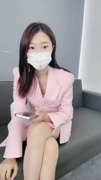 【重磅推荐】一线城市 某公司人事白领【小白呀呀】上班大秀 回家被操~3