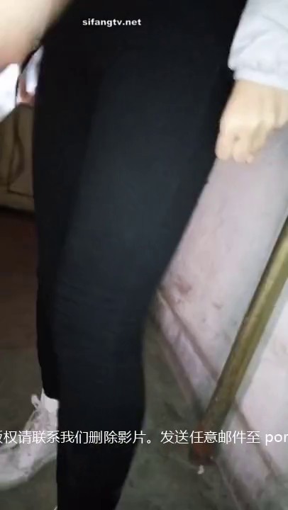 各种地方摸完女生翘臀或黑丝长腿就跑 各种尖叫声 有的露脸 有的抄底 肾上腺素拉满 太刺激了1 (26)