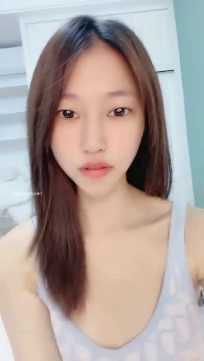 【重磅推荐】！一线城市 某公司人事白领【小白呀呀】无套操翻~