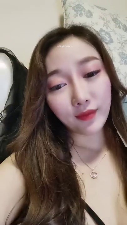 高颜值【欲火小妖】新人美女口活一流啪啪颜射自慰秀~1