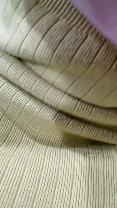 这个真的牛逼~淫荡骚老师【老师在户外】闺蜜助阵，野外兜底发骚，跳蛋塞逼 (5)