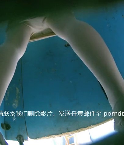 价值千元某工厂职工女厕所全景正点位置偸拍各种美女小姐姐方便亮点多超多大屁股4K1 (15)_ev