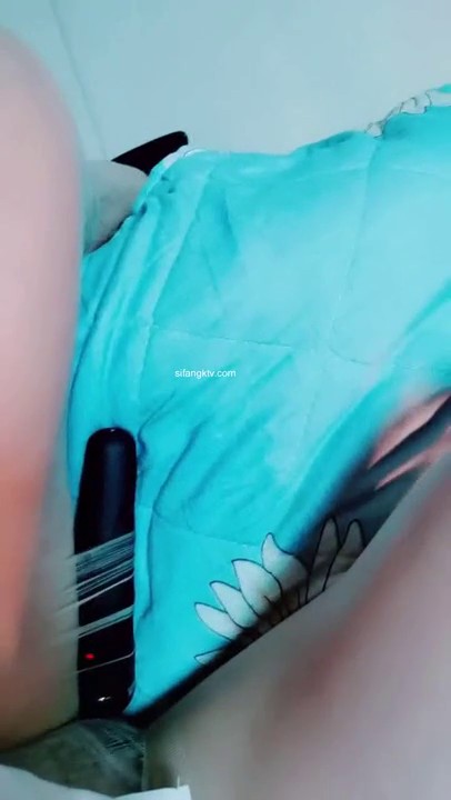 【漂亮女老师】川大24岁英语老师~上课大黑牛狂喷水~1举2得~！3