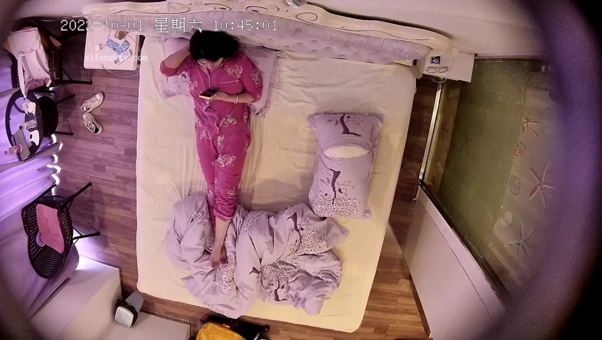 2022-10-1新流出酒店安防摄像头上帝视角偷拍 国庆相聚的年轻情侣疯狂连续多次做爱2