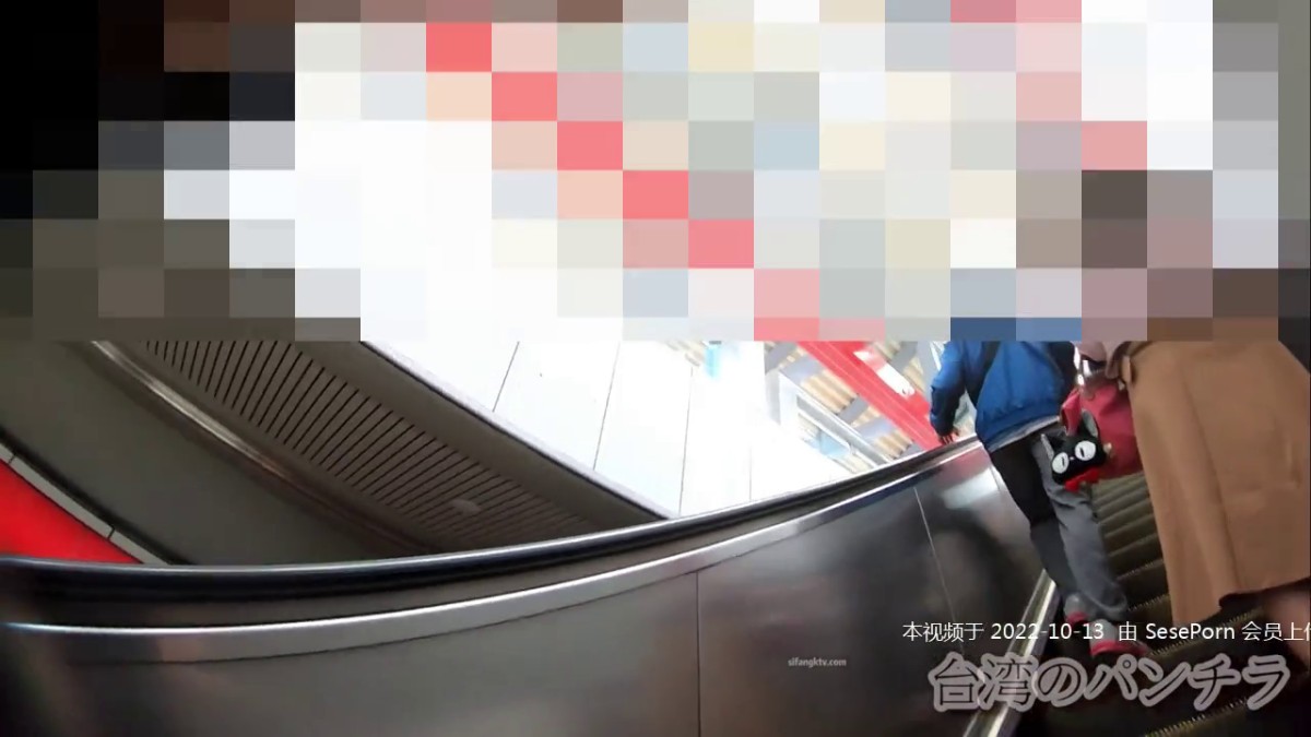 抄底大师精品新作 长腿漂亮美女和男友逛商场 白皙皮肤干净粉嫩逼逼一览无余 高清1080P原版-a2