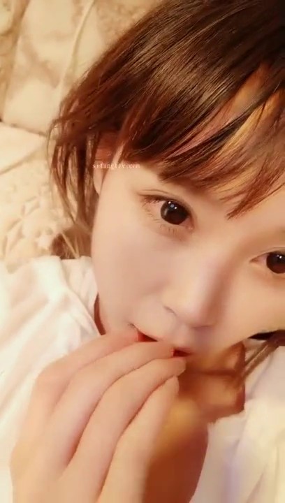 重磅！超美女神~连环喷水~【00】喷一半外卖到了~疯狂敲门！1