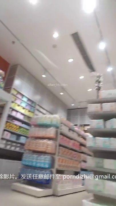 【精品CD】精选XLB系列8连发 商城抄底高颜值大长腿美女裙底 亮点：极品美女丝袜根部破了个洞4