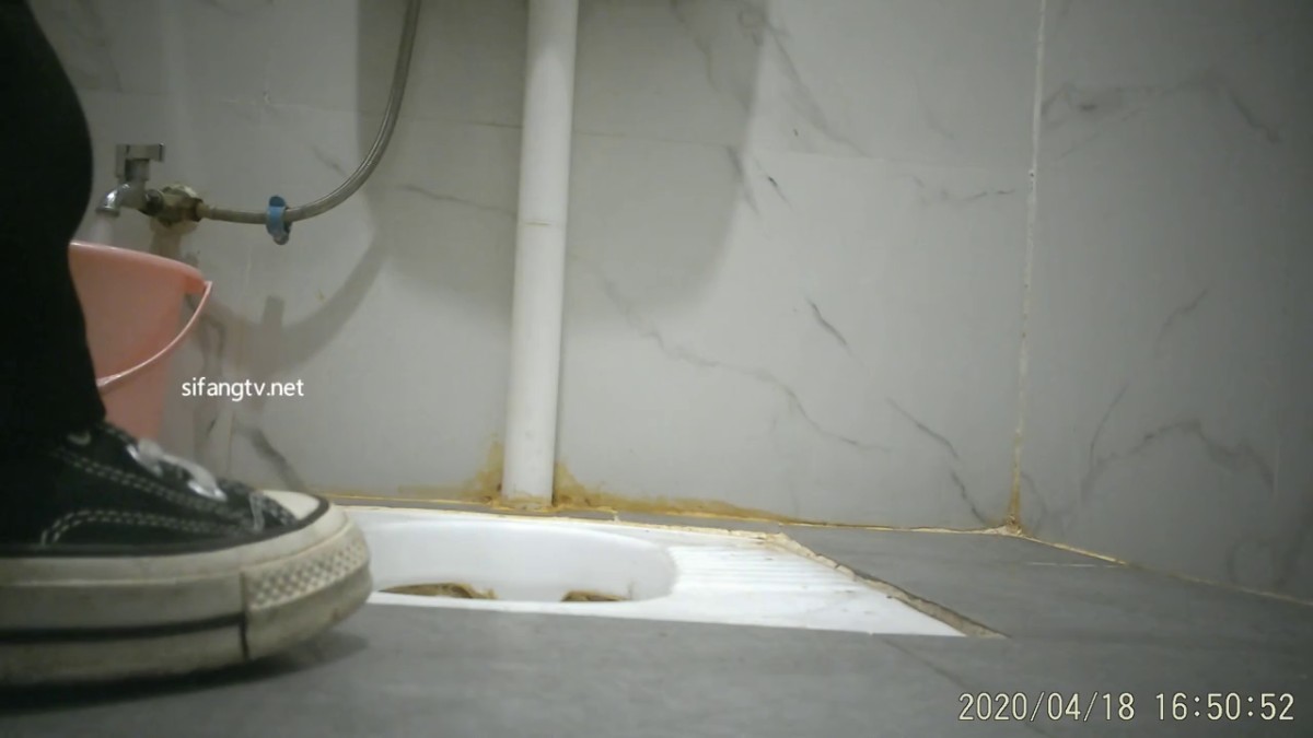 极刁钻固定镜头TP 年轻美女嘘嘘 高清特写粉嫩鲍鱼-1 (25)