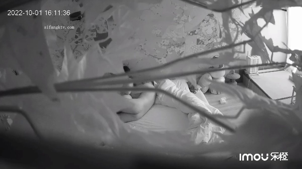 2022-10-1新流出酒店摄像头偷拍日式绿叶房偷拍 长发苗条美女和炮友翻云覆雨