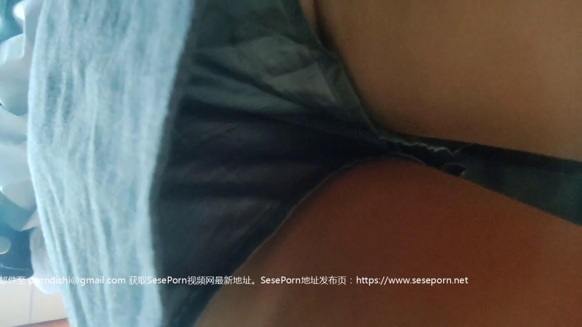 CD长裙美女 和电梯里的邻居