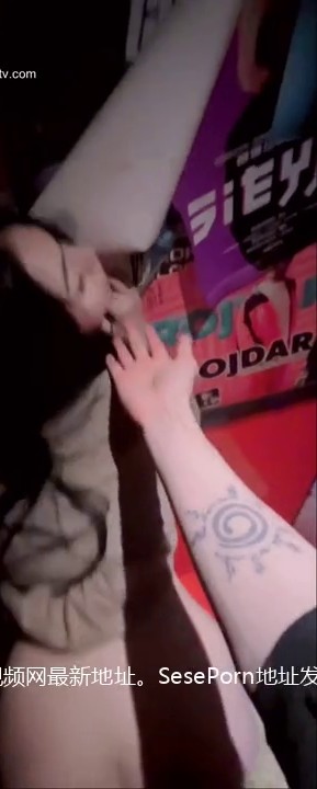 约炮大神『KINGMAST』最新暴爽私拍 极骚女神公园野战 酒吧厕所后入爆操 高清-夜店厕所play_(new)