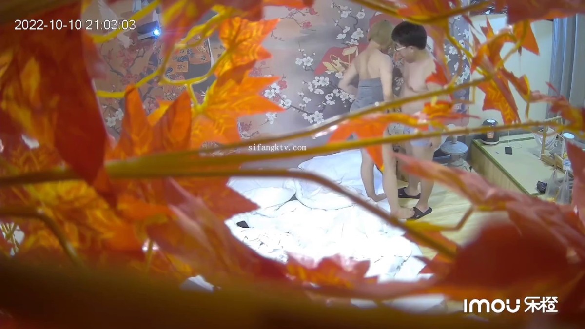 2022-10月新流出乐橙酒店枫叶房偷拍 三对男女开房呻吟刺激1