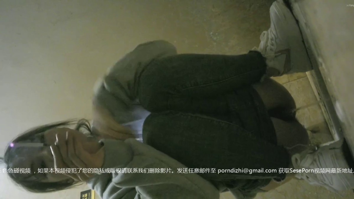 【精品厕拍】魔手外购CP女神 前后景系列 极品无毛B，丰满大馒头，床上极品-7