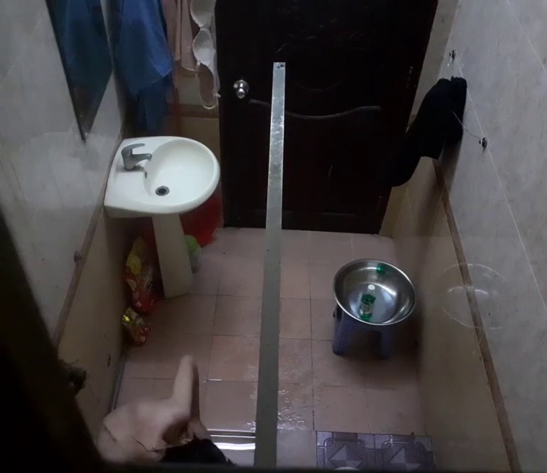 偷拍大神洗澡偷拍 胆量挑战训练近距离各种场景偷拍妹子洗澡精选合集-6