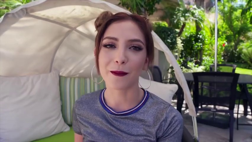 白人淫荡母狗被纯种黑人巨屌干出大洞 超级大屌塞满淫荡小骚货的三个招操小穴 高清