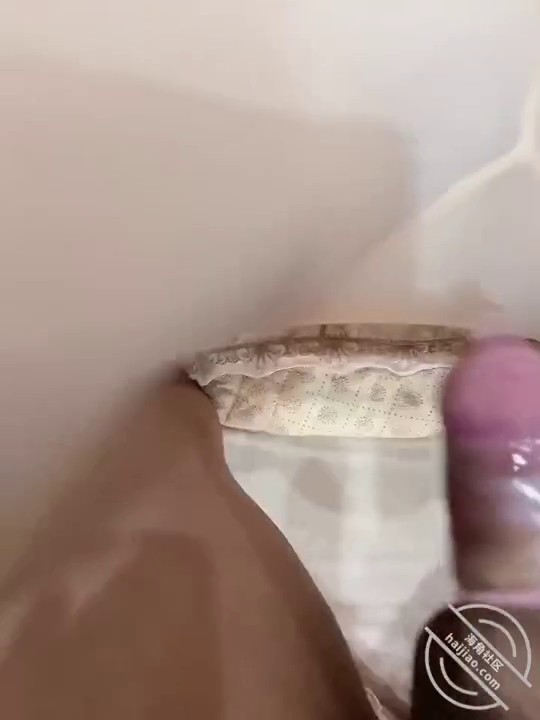 绿意盎然  海角侄子爆肏嫂子32.0 再次无套内射危险期的嫂子 太过兴奋把嫂子肉丝屁股打肿了 真禽兽阿