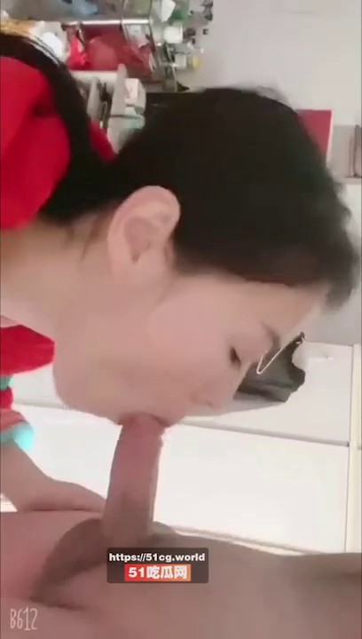 抖音网红· 超美少妇 ·爱跳舞的小美· · 为人豪爽大方，对粉丝的关照真的是无微不至 ，看了不下十遍，2022最骚少妇