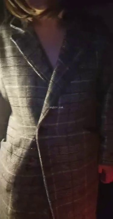 太刺激啦 【户外勾引大爷】闺蜜一起野外小帐篷勾搭 上套多位男6V3