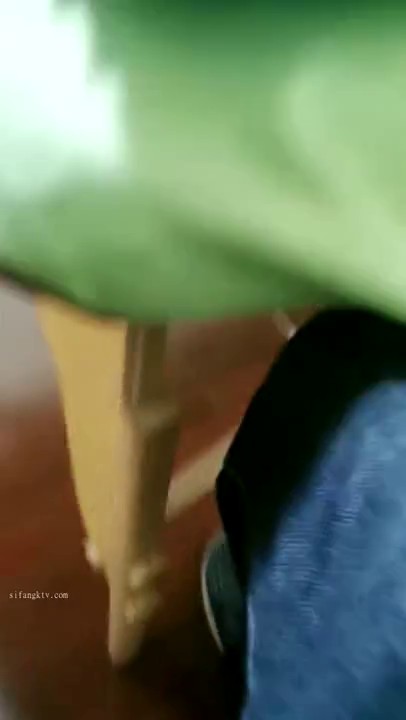 老中医SPA按摩会所 12.19最新偷拍，用鸡巴蹭试探，趴着后入 只能插入半截鸡巴，换个姿势狠狠地插少妇 不敢叫出声 (3)