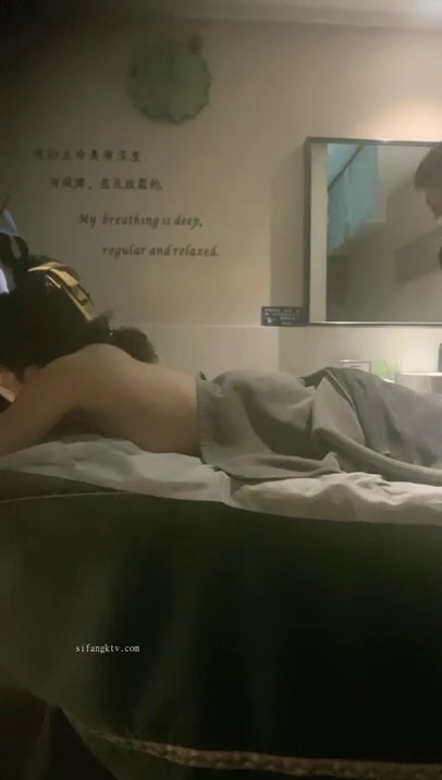 【蜜蜜蜜蜜】正规按摩店~塞跳蛋自慰~全裸拔罐~口鸡~精油SPA~3