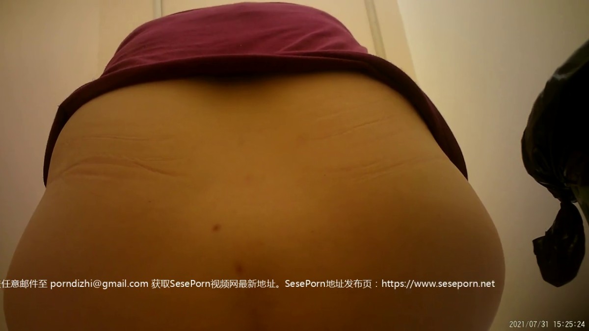 十二月最新流出厕拍大神 潜入医院女厕后拍美女尿尿1080P高清无水印1