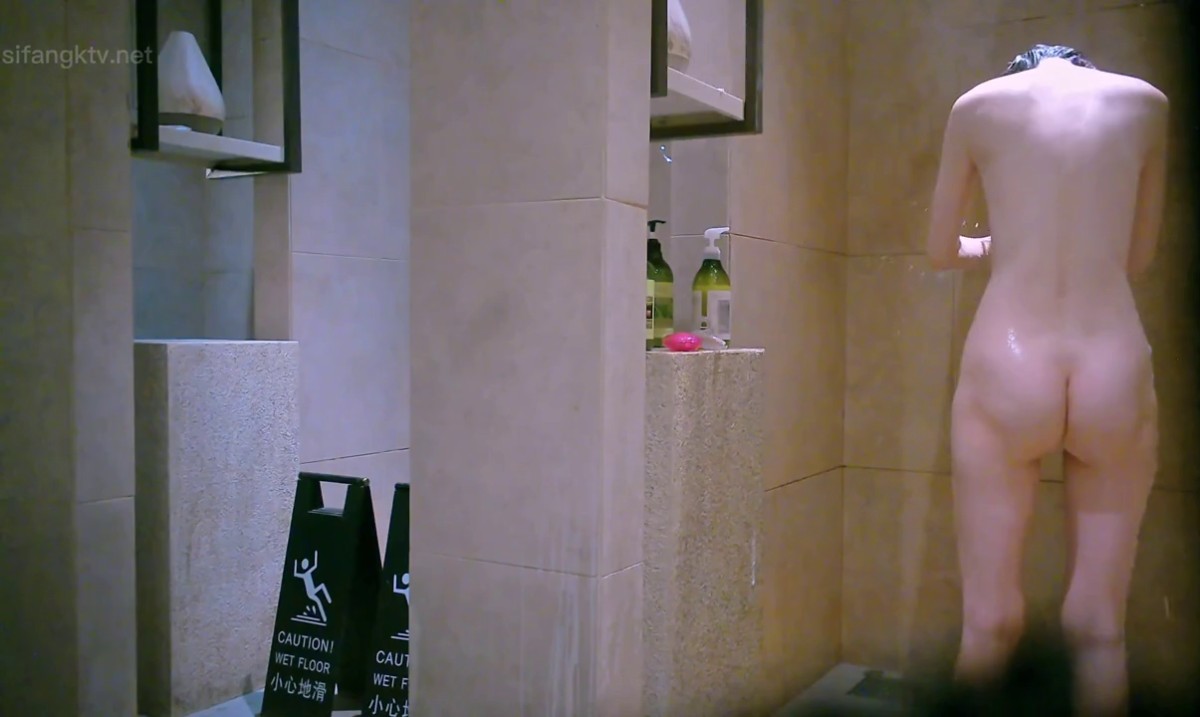 私房一月最新流出 重磅稀缺_国内洗浴中心偷拍浴客洗澡第6期