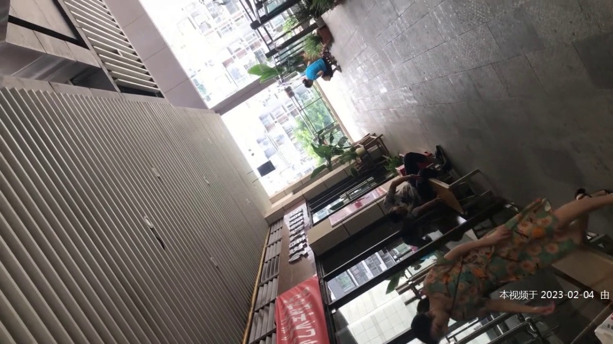 培训班女厕全景偷拍 连衣裙美少妇的极品小嫩鲍