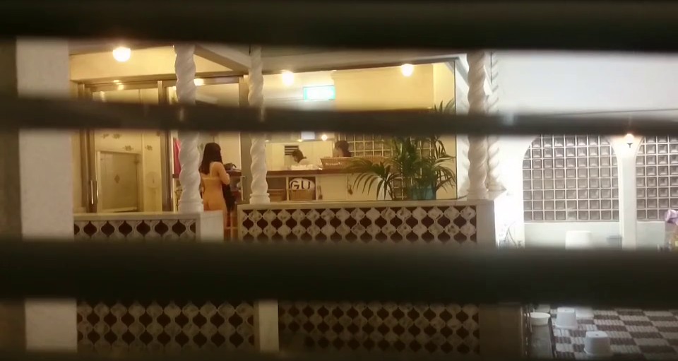 大众澡堂子偷窥多位年轻美女洗澡泡汤-2