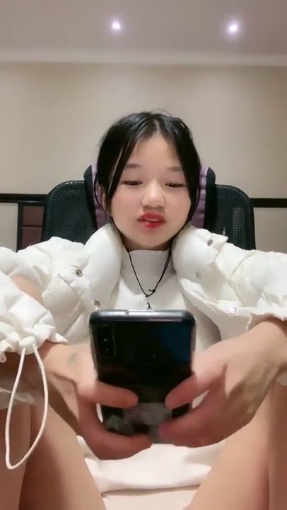 打飞机推荐！小女孩被干了~【特仑苏】无套啪啪~爽的一批~5