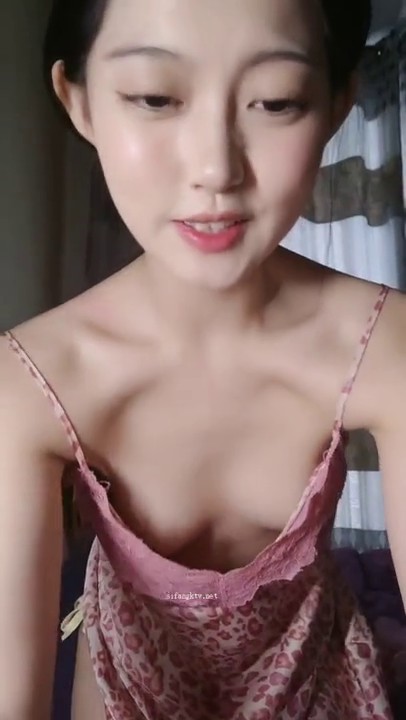 最近下海的漂亮妹子越来越多了，，，~【想要爸爸抱】高颜值嫩妹 道具口活特写扒穴自慰2