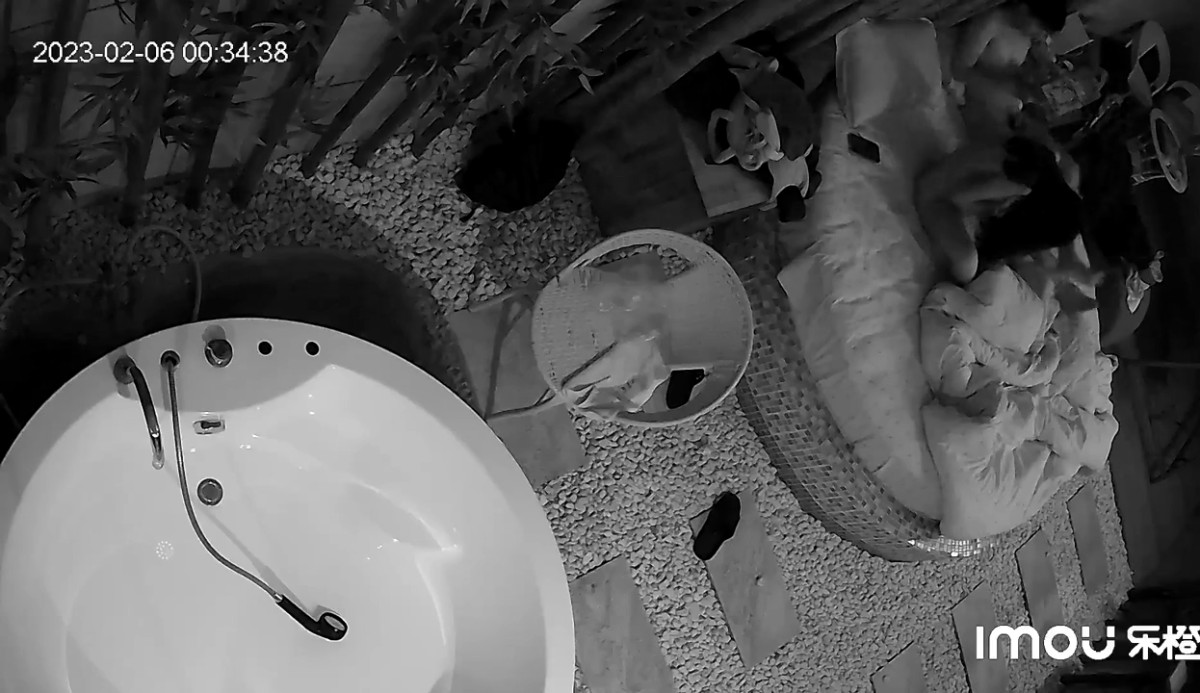 2023-2-5流出 乐橙酒店精品情趣浴缸房偷拍 这和抖音网红有什么不一样