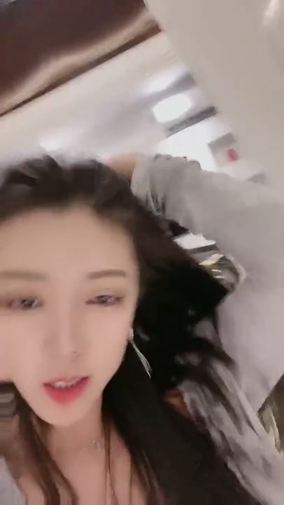 车模下海漂亮小姐姐！抓屌插嘴怼骚穴！主动骑乘位扭动细腰，打桩机爆插，第一视角后入