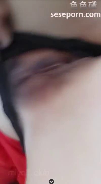 身材很棒的巨乳眼镜大学生美女主播在家紅衣秀美丽身体 跳舞诱惑网友刷礼物