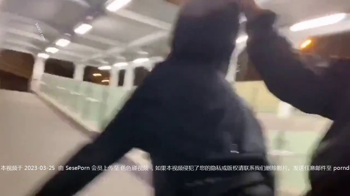 野战 这是什么地方 半夜三更经常跑了找刺激打野炮 灯火通明 难道没有摄像头