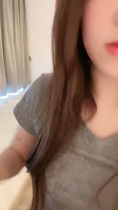 萝莉变女神了 ，【真礼】这样的大胸尤物， 扒穴扣逼了， 真好看，清纯反差，校园女神1