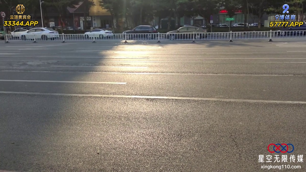 星女优 -小乔- 绿帽男自述：爱穿丝袜的骚逼老婆被上司狂操。还被骂是废物，呜呜呜好难过