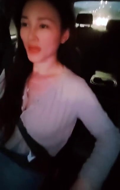 推荐！极品御姐~滴滴女司机~【微微落幕】勾搭乘客~啪啪~ 网约车艳遇1