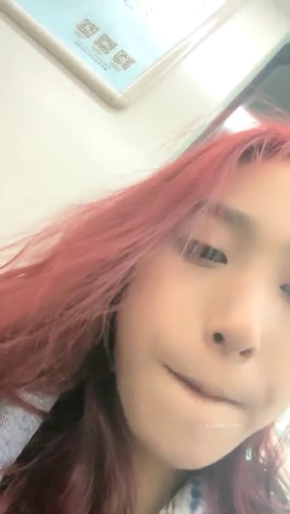 女神办公！~【奶白兔兔】，胆子真是太大了，颜值女神，上班办公室玩跳蛋厕所自慰，同事就在旁边7