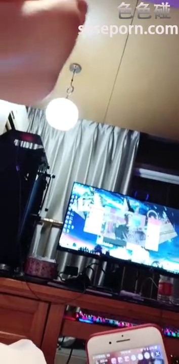 手机直播颜值不错妹子双人啪啪秀近距离特写舔逼逼疯狂抽插最后内射呻吟诱惑