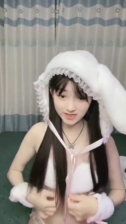 很漂亮，19岁超反差清纯女神【你的04年小情妇】，无套啪啪狂插+男主爆菊，蜂腰翘臀-你的04年小情妇2-17