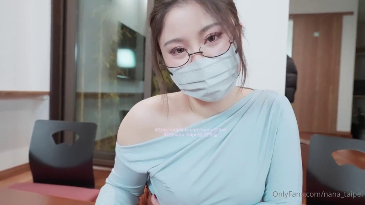 蜜汁白虎穴『娜娜』超爆四月新作《淫乱女教师3》高潮爆射极品骚穴 高清1080P原版无水印