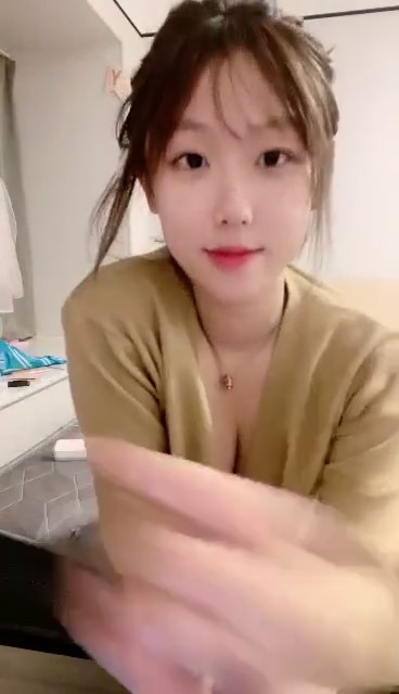 你的理想初恋女友！【喵萝莉】童颜巨乳~可骚可甜~完美3