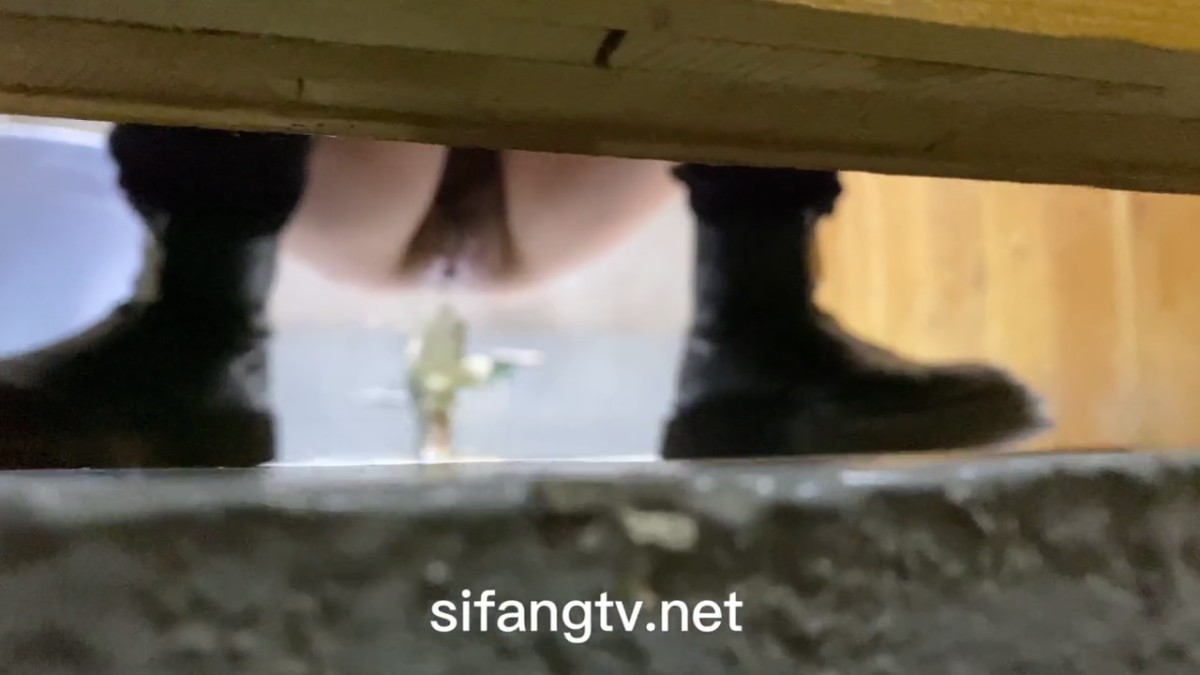 校外培训班女厕偷拍多位高颜值美女老师的各种嫩鲍-35