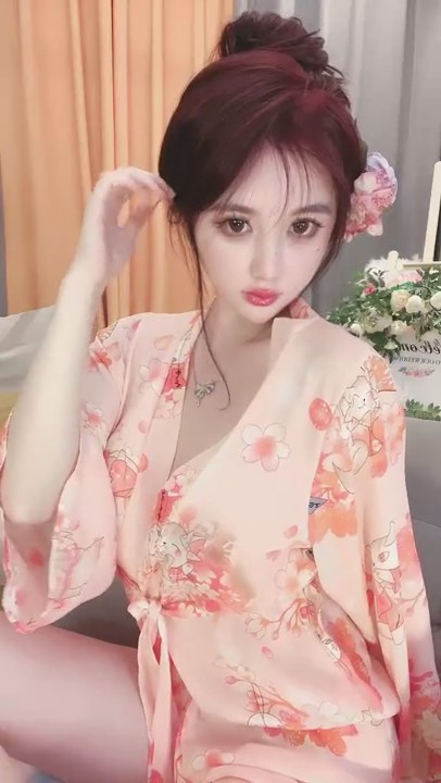 极品尤物网红女神！爆乳美腿肥穴！性感珍珠内裤诱惑，假屌美足足交，玻璃棒磨蹭骚穴