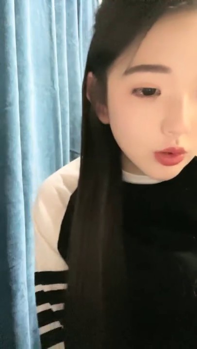 重磅推荐！苏州G奶校花，真实可约，【大二学妹】尺度升级，第一次玩跳蛋，馒头逼，看了让人眼馋不已-大二学妹_20230608-222101-179